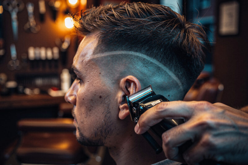 Comment faire un taper pas à pas pour une coupe réussie
